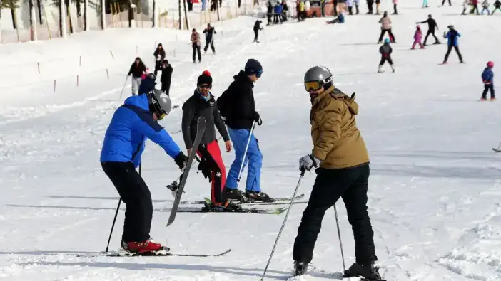 Davraz Kayak Merkezi'ne 2 Haftada 100 Bin Ziyaretçi!