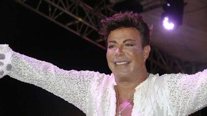 Ünlü sanatçı Fatih Ürek hayatını kaybetti