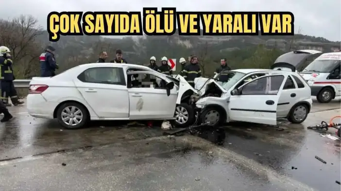 Antalya–Isparta Karayolu’nda İki Otomobil Kafa Kafaya Çarpıştı! 7 Ölü 5 Yaralı