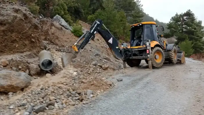 Yağış Alanya’yı Felç Etti! Ekipler Gece Gündüz Çalışmalarını Sürdürüyor