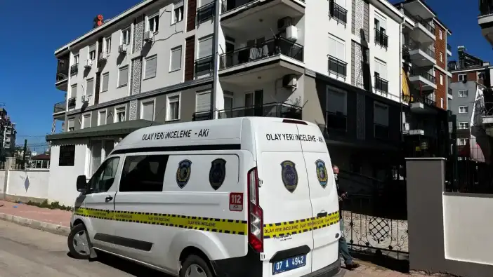 Cani Koca Hamile Eşini Kurşun Yağmuruna Tutup Kaçtı!