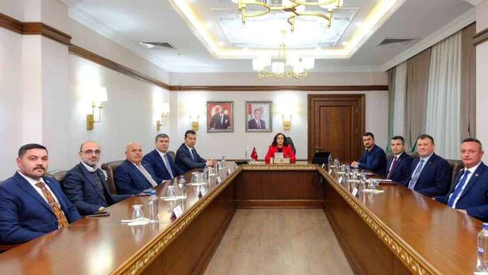 Burdur Cumhuriyet Meydanı İçin Planlanan Projeler Görüşüldü