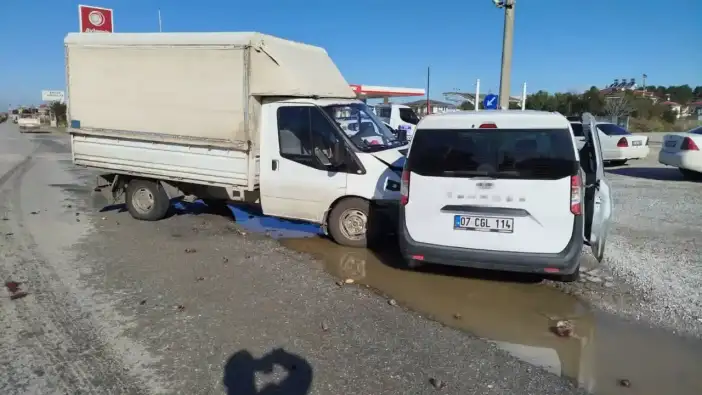 Manavgat’ta Yaşanan Kazada Ortalık Savaş Alanına Döndü