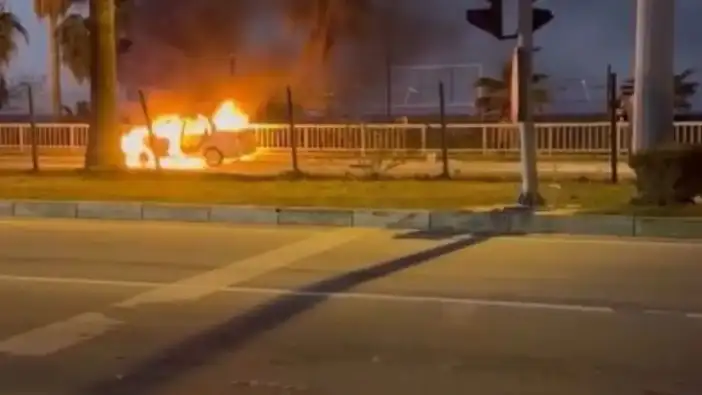 Alanya’da Trafik Kazası! Otomobil Alev Topuna Döndü