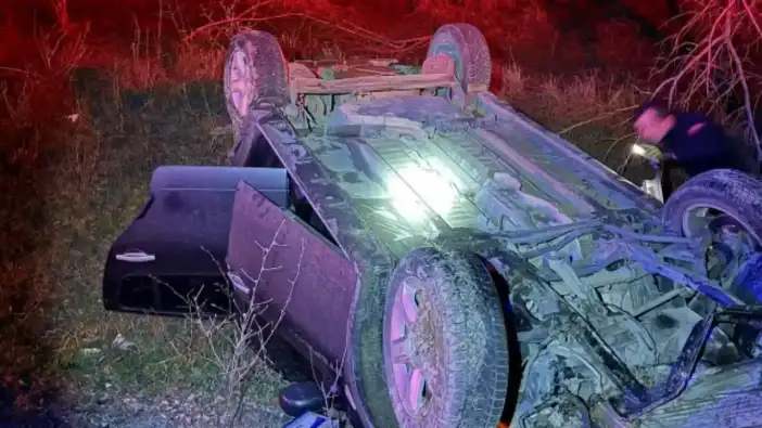 Burdur’da Otomobil Şarampole Devrildi: 2 Yaralı