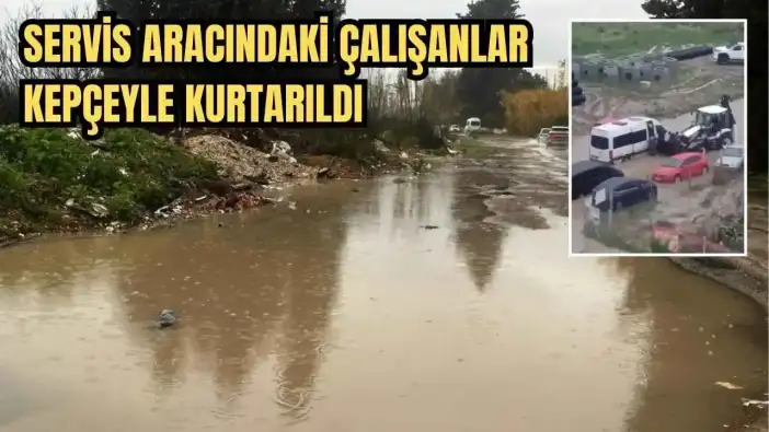 Antalya'yı Kuvvetli Sağanak Yağış Vurdu! Cadde ve Sokaklar Göle Döndü