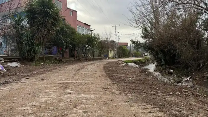Kemer’de Çöken Yol Hızla Trafiğe Açıldı