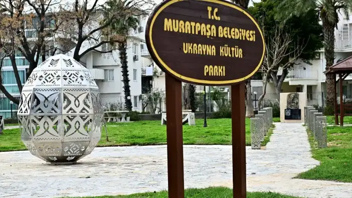 Muratpaşa'da Ukrayna Kültür Parkı'nı Genç Tasarımcılar Yeniledi