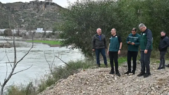 Manavgat’ta Irmak Taşmasına Karşı ‘Sel’ Mesaisi Sürüyor