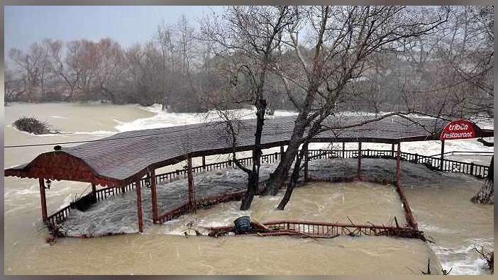 Manavgat Belediyesi'nden Acil Çağrı! Irmak kenarında olanlar dikkat!