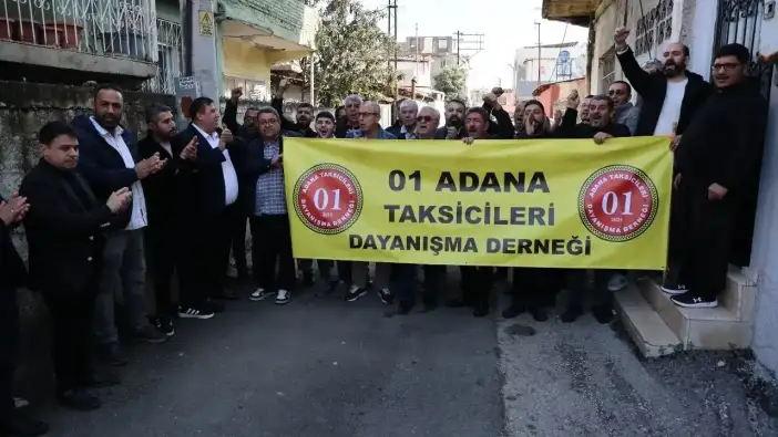 Adana’da Taksicilerden Korsan Taşımacılığa Konvoylu Protesto