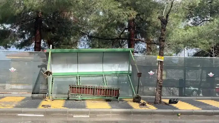 Isparta’da Fırtına Etkili Oldu, Valilik Motosikletleri Yasakladı