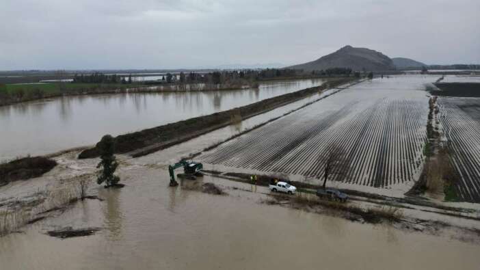 Adana Kozan’da Sumbas Çayı taştı! Evler ve antik kent su baskını tehdidinde