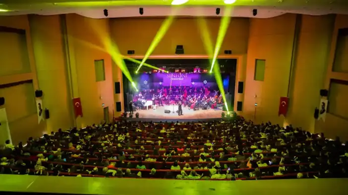 Antalya Senfonisinde Aşk Rüzgarı