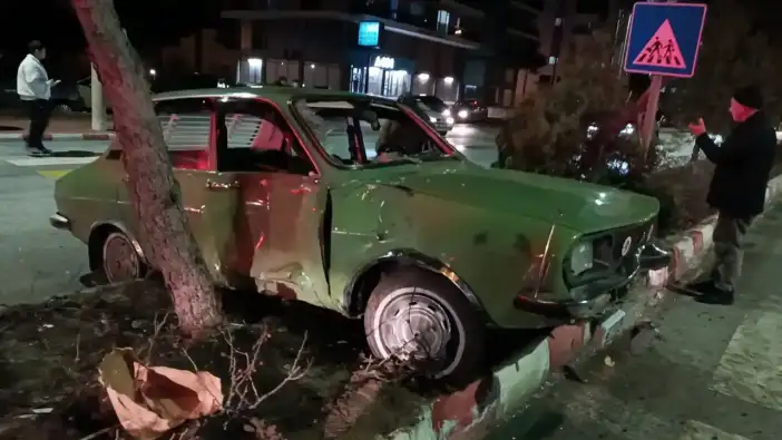 Burdur’da 19 Yaşındaki Sürücü, 17 Öğrencilere Çarptı