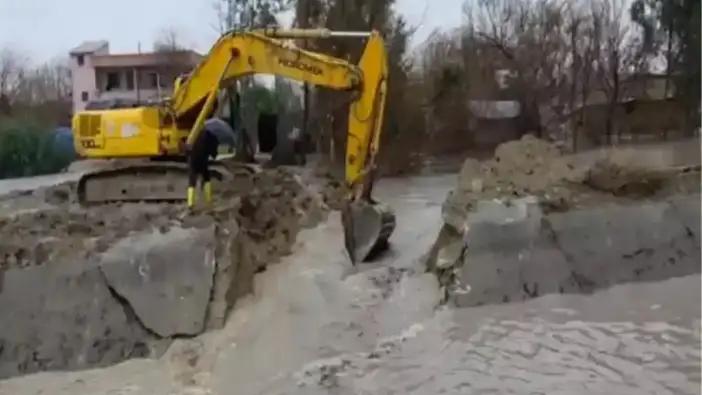 Doğu Akdeniz Sele Teslim! Heyelan, Taşkın ve Fırtına Hayatı Durdurdu