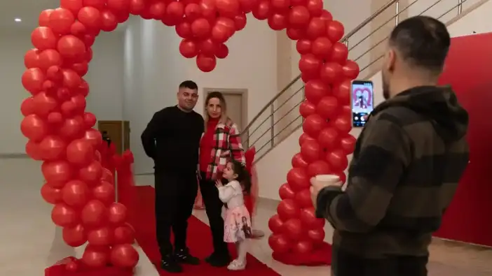 Manavgat’ta Sevgililer Günü’ne ‘Selvi Boylum Al Yazmalım’ Dokunuşu