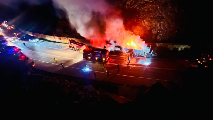 Antalya Yolunda Korku Dolu Anlar: Sunta Yüklü Dorse Alev Aldı