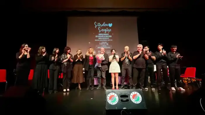 Kepez’de 14 Şubat Şiir ve Müzikle Kutlandı