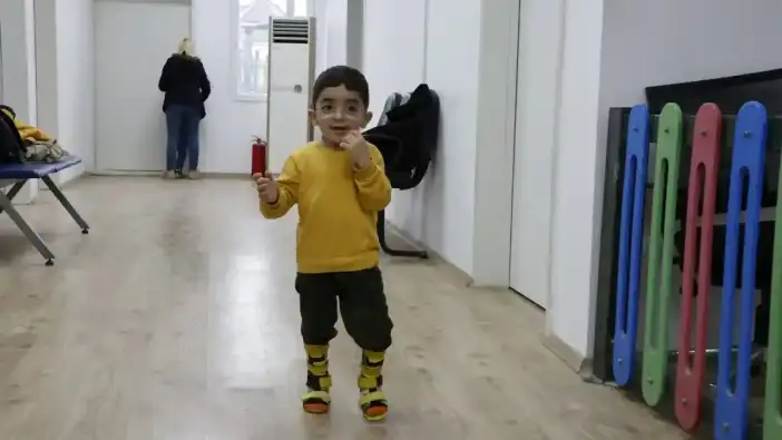 Küçük Eren 2 Yıllık Yoğun Fizik Tedavisinden Sonra İlk Adımlarını Attı