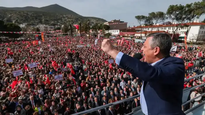Özgür Özel’den Muğla Çıkışı: "Muğla’dan Kepçeyle Alıp Çay Kaşığıyla Veriyorlar"
