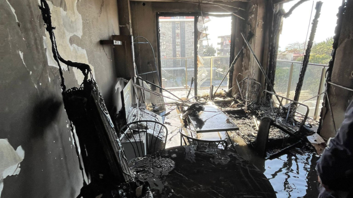 Alanya'da Yangın: Bir Oda Kullanılamaz Hale Geldi