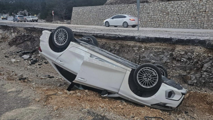 Akseki-Seydişehir Hattında Kaza: Virajı Alamadı Şarampole Yuvarlandı