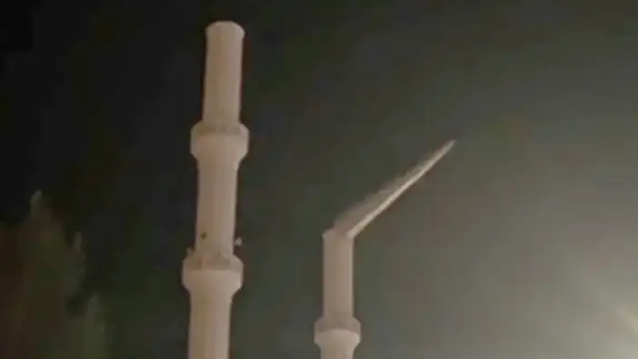 Isparta'da Fırtına Minare Alemlerini Uçurdu! O Anlar Kamerada