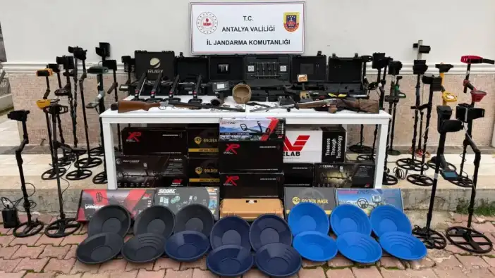 Kepez’de 4.8 Milyonluk Darbe: Jandarmadan Dev Tarihi Eser ve Dedektör Operasyonu!