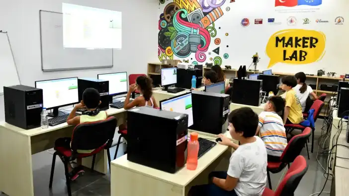 Muratpaşa’da Robotik Kodlama Eğitimi