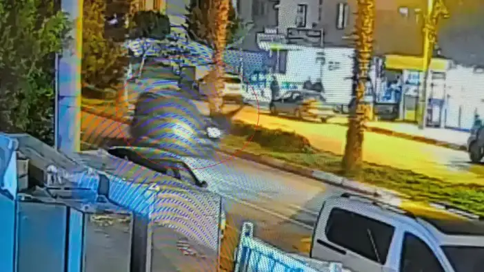 Antalya’da Teravihe Giden Yaşlı Kadına Araba Çarptı