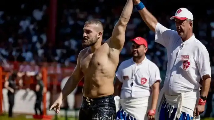 Muratpaşa’ya Taze Kan: Başpehlivan Osman Kan "Dualı Çayır" İçin İmzayı Attı