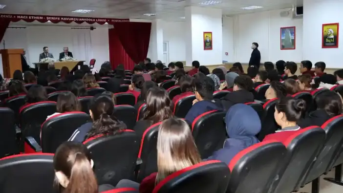 Korkuteli’nde Başsavcı Kapıcı IBAN Tuzağı Konusunda Öğrencileri Bilgilendirdi