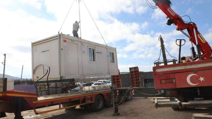 Korkuteli Belediyesi Yaraları Sardı: Yangın Mağduru Aileye Yeni Yuva