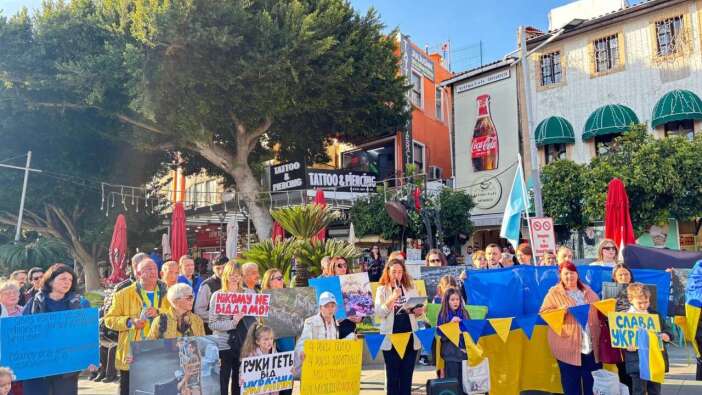 Antalya’da Yürek Yakan Ukrayna Çığlığı! "Çocuklarımızın Geleceği Çalındı!"