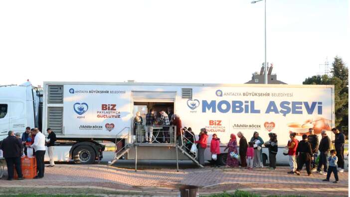 Büyükşehir’in Geleneksel İftar İkramı Sürüyor
