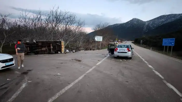 Isparta Eğirdir’de İftar Yolunda Çarpıştılar: 1'i Çocuk 5 Yaralı