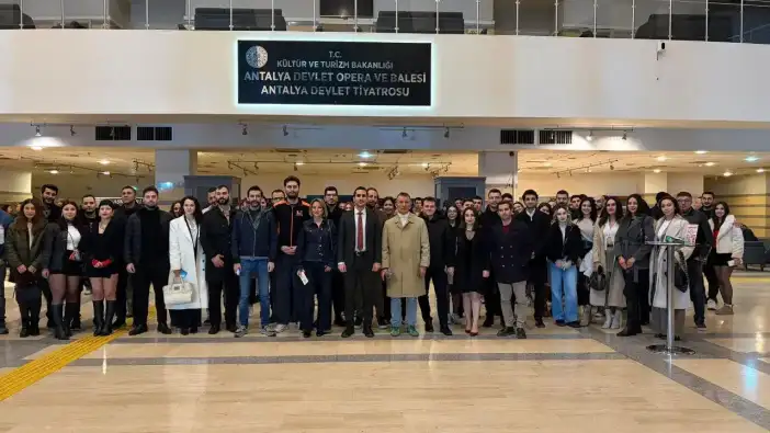 Antalya Barosu’ndan Geleceğin Avukatlarına Sanat Desteği