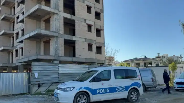 Gazipaşa’da 5. Kattan Düşen İşçi Ağır Yaralandı