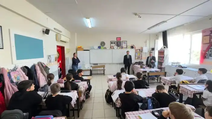 Kırcami Muhtarı Mehmet Köksal’dan Öğrencilere “Muhtarlık” Dersi