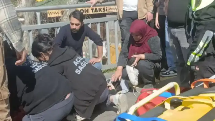 Manavgat'ta Yürek Burkan Anlar! Motosikletin Çarptığı Çocuğu Annesi Teselli Etti