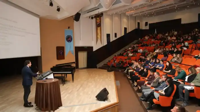 Akdeniz Üniversitesi’nde "Sessiz Hastalık" Endometriozis Masaya Yatırıldı