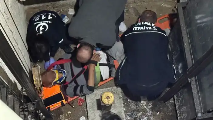 Muratpaşa'da Asansör Boşluğuna Düştü, Dehşeti Yaşadı