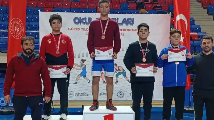 Serikli Genç Güreşçi Bölge Şampiyonu Oldu! Sıra Türkiye Şampiyonasında