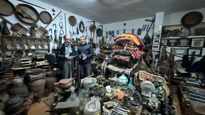 Bir Bisküvi Kutusundan 15 Bin Parçalık Tarihe