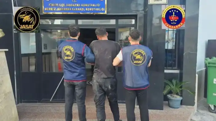 Antalya’da Jandarma Dedektifleri Adım Adım İz Sürdü: 973 Şahıs Yakalandı