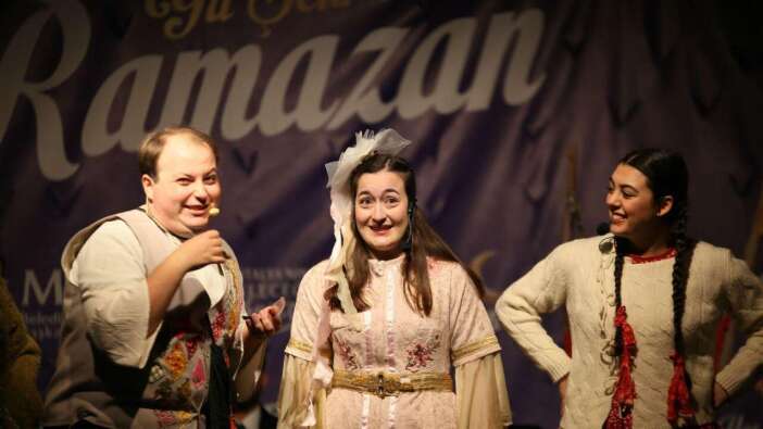 Kepez’de Ramazan Akşamları Tiyatro ile Taçlanıyor