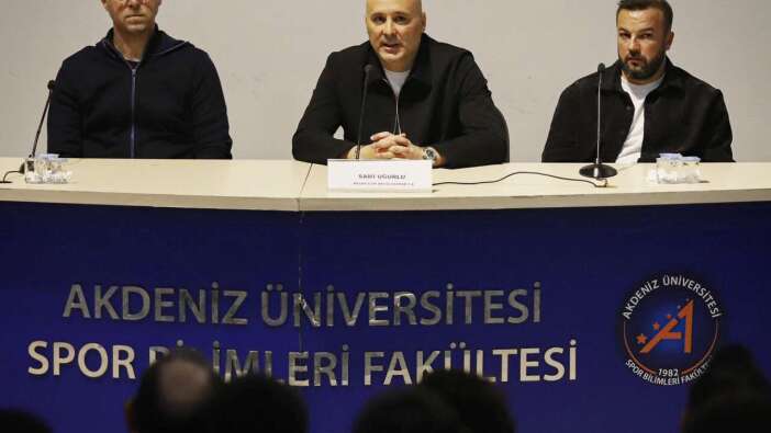 Antalyaspor’un "Hocaları" Derse Girdi: Geleceğin Antrenörlerine Altın Tavsiyeler!