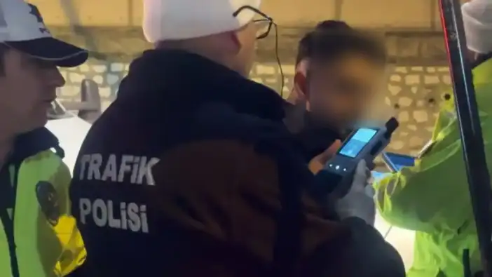 Burdur’da Ruhsat Sahibi Ortalığı Birbirine Kattı, Araç Otoparka Çekildi