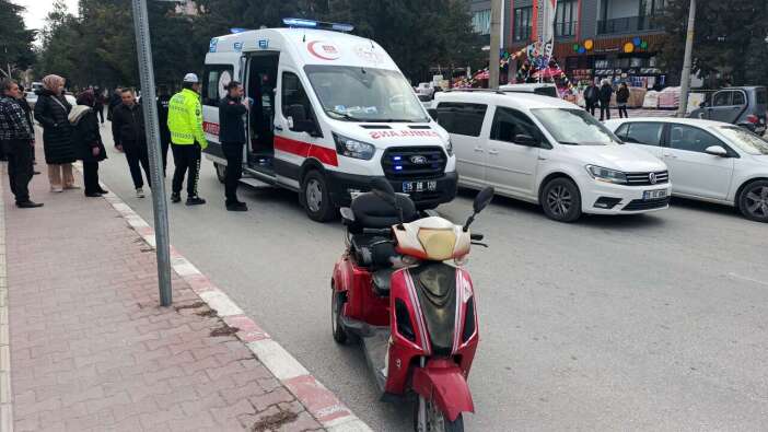 Burdur Bulvarı’nda Korkutan Kaza: Motosiklet ve Elektrikli Bisiklet Çarpıştı
